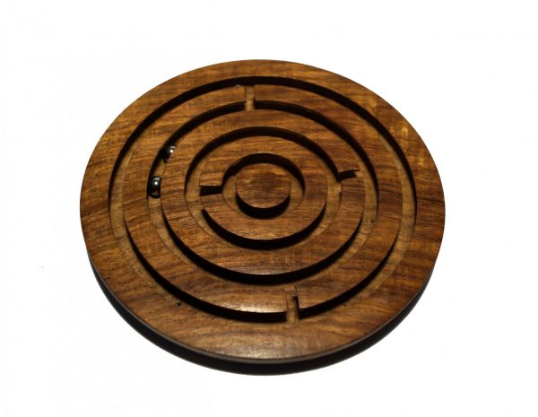 Oryginalna gra labirynt z litego kawałka drewna palisandru indyjskiego kształt dysk