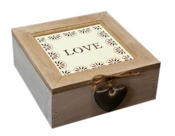 Pudełko dekoracyjne drewniane w stylu Retro Vintage z napisem LOVE i zawieszką w kształcie serca